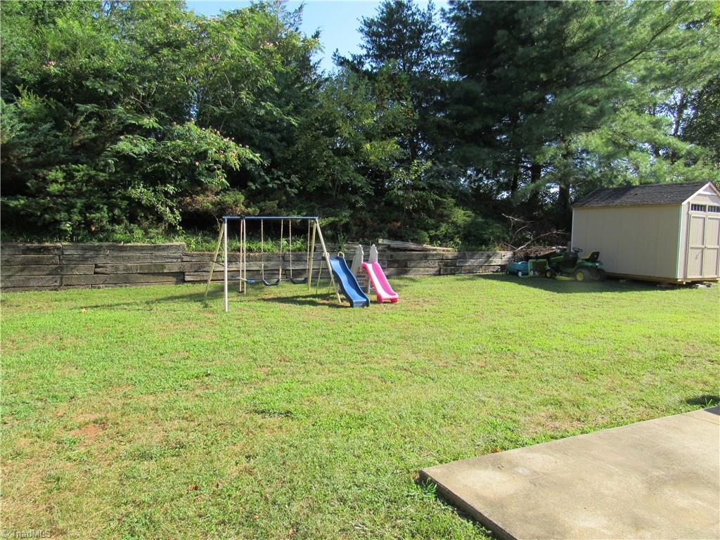 231 Winfield Dr, King, NC 27021 photo 9