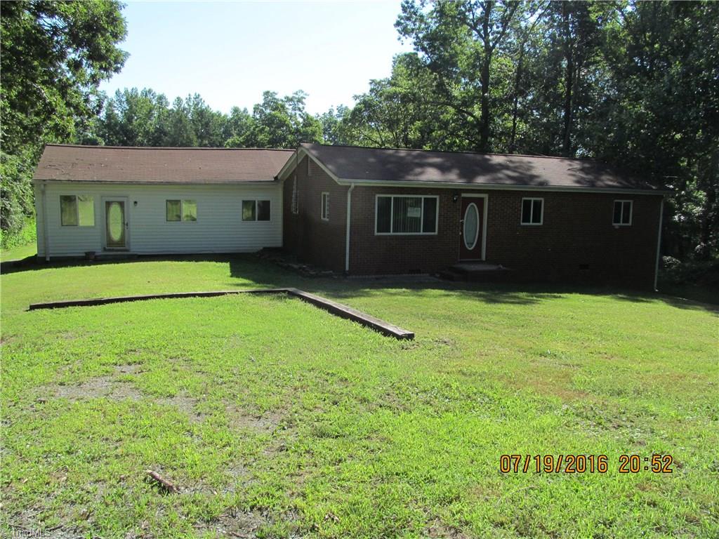 2188 Old Greensboro Rd, Thomasville, NC 27360 photo 2