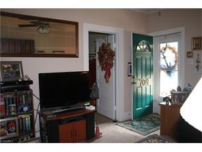 709 Main St E, Pilot Mountain, NC 27041 photo 8