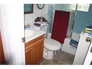 709 Main St E, Pilot Mountain, NC 27041 photo 7