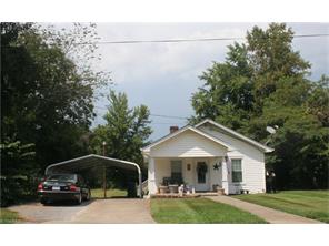 709 Main St E, Pilot Mountain, NC 27041 photo 2