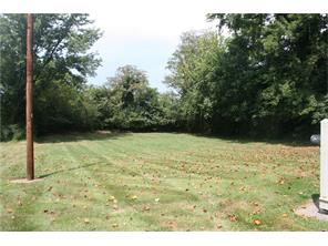 709 Main St E, Pilot Mountain, NC 27041 photo 4