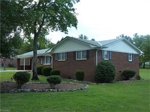 105 Maynard Dr, Trinity, NC 27370 photo 2