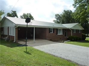105 Maynard Dr, Trinity, NC 27370 photo 3