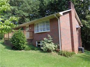 115 Texas St, Elkin, NC 28621 photo 2