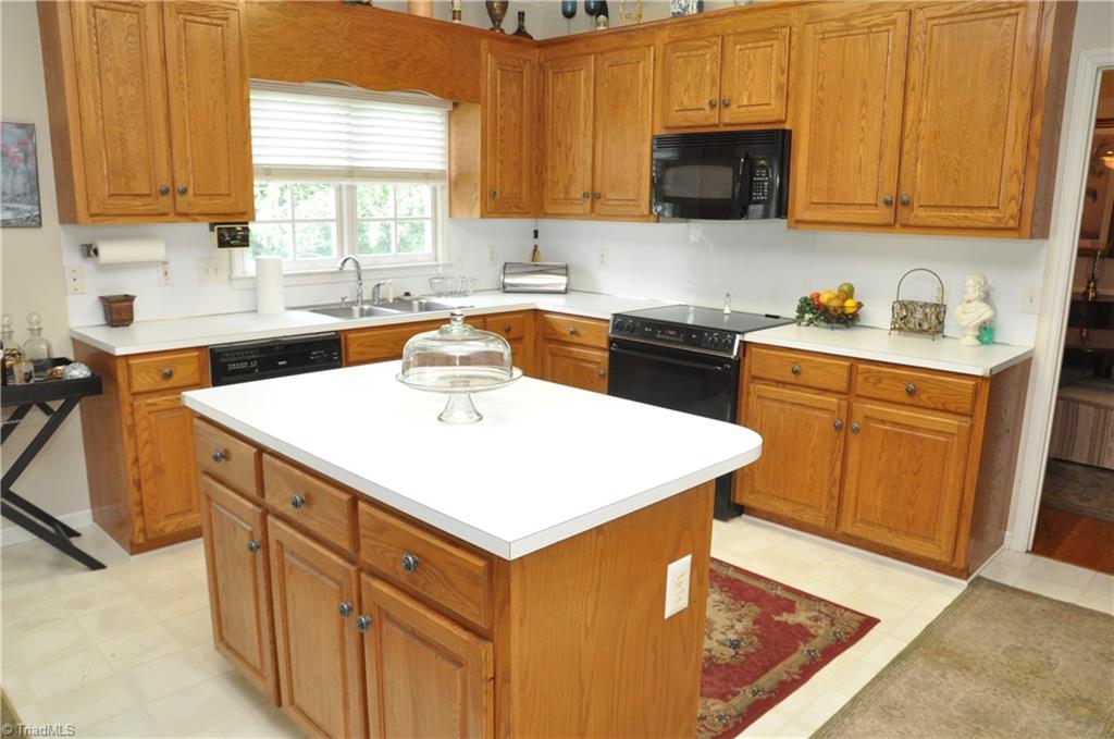 3922 Brandywine St, High Point, NC 27265 photo 9