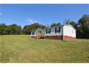 195 Limestone Ln, Pinnacle, NC 27043 photo 2