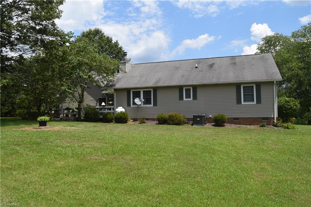 3711 Evergreen Dr, Trinity, NC 27370 photo 4