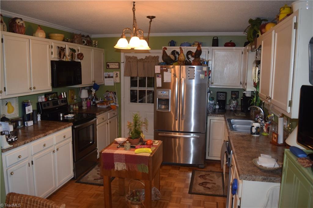 3711 Evergreen Dr, Trinity, NC 27370 photo 10