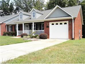 132 Arlington Ct, King, NC 27021 photo 1