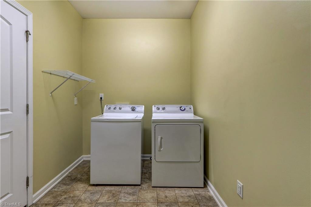 2694 Splitbrook Dr, High Point, NC 27265 photo 13