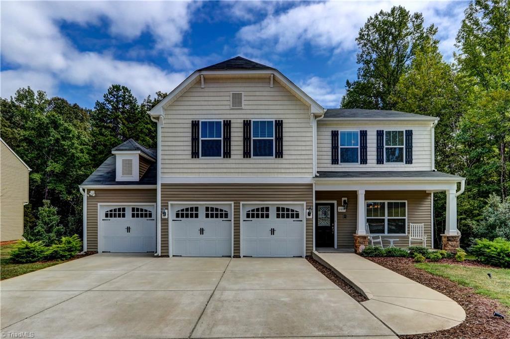 2694 Splitbrook Dr, High Point, NC 27265 photo 1