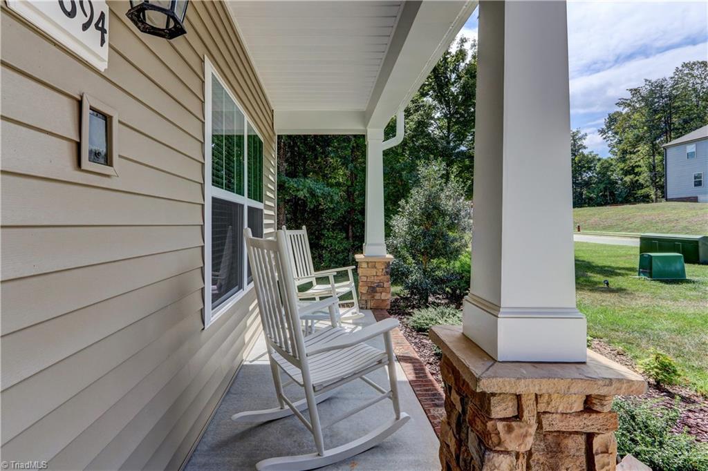 2694 Splitbrook Dr, High Point, NC 27265 photo 2
