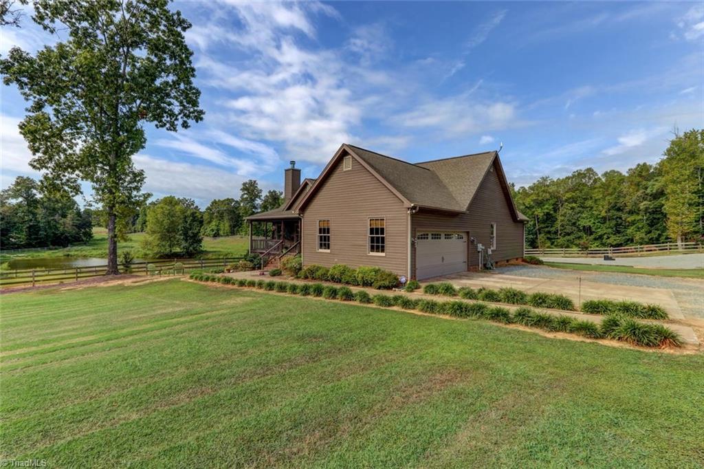 7478 Middlestream Rd, Browns Summit, NC 27214 photo 2