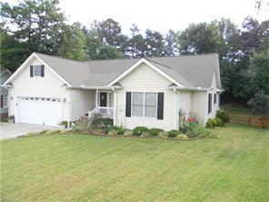 16 Eagle Dr, Thomasville, NC 27360 photo 1