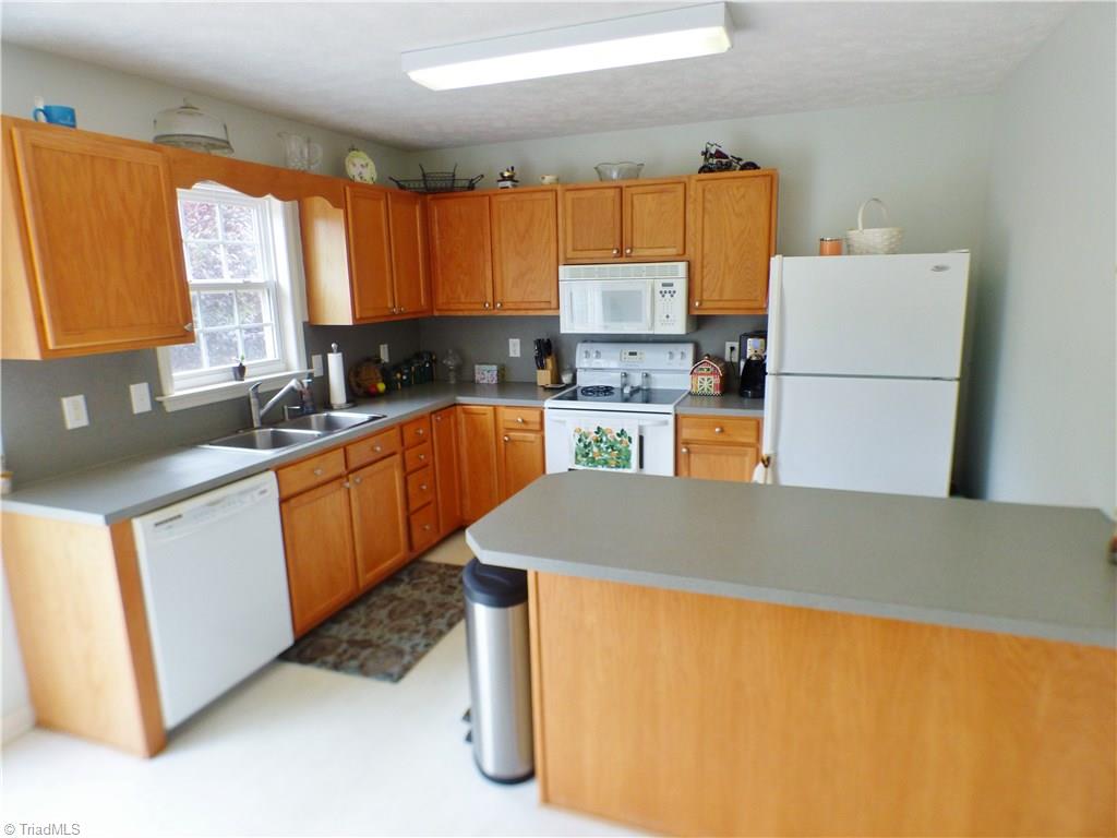 1180 Laurel Crest Rd, King, NC 27021 photo 6