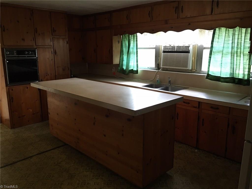 1703 Deep River Rd, High Point, NC 27265 photo 9