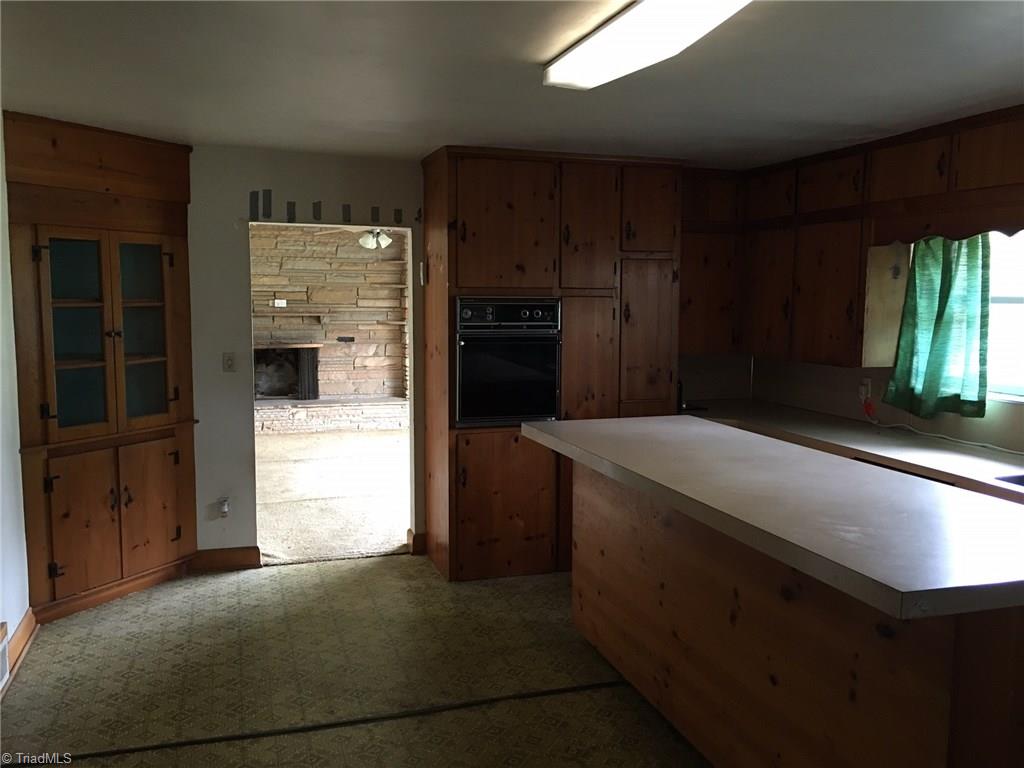1703 Deep River Rd, High Point, NC 27265 photo 8