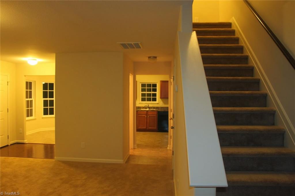 495 Sandybrooke Dr, High Point, NC 27265 photo 7