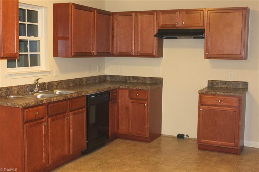 495 Sandybrooke Dr, High Point, NC 27265 photo 6