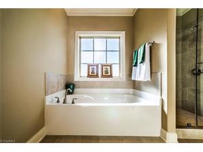 101 Pilot Bluff Dr, King, NC 27021 photo 17
