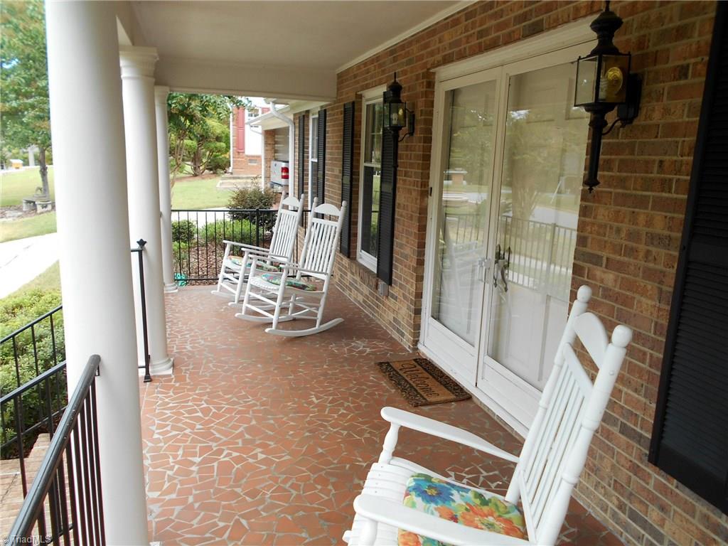 924 Kingston Dr, High Point, NC 27262 photo 3