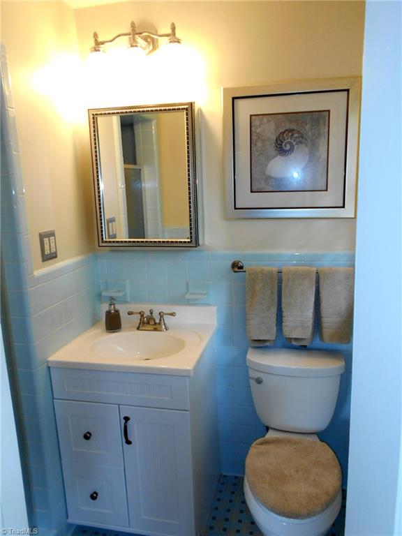 924 Kingston Dr, High Point, NC 27262 photo 15