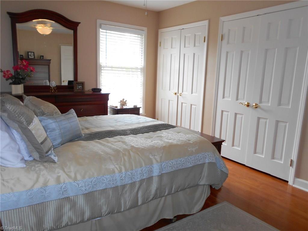 924 Kingston Dr, High Point, NC 27262 photo 14