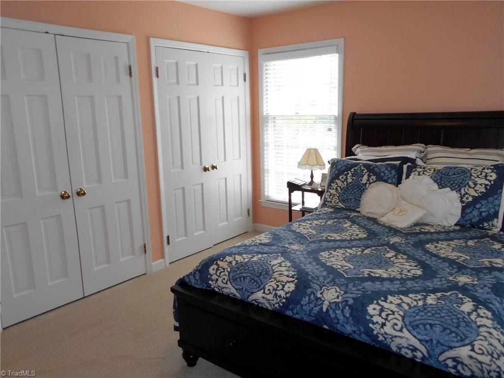 924 Kingston Dr, High Point, NC 27262 photo 16