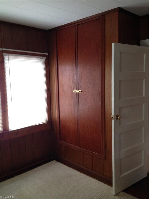 129 Johnson St, Elkin, NC 28621 photo 4