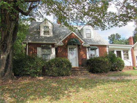 501 Main St, Pilot Mountain, NC 27041 photo 2