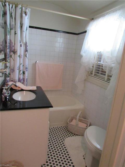 501 Main St, Pilot Mountain, NC 27041 photo 29