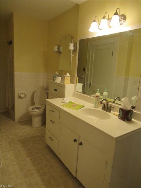 501 Main St, Pilot Mountain, NC 27041 photo 25