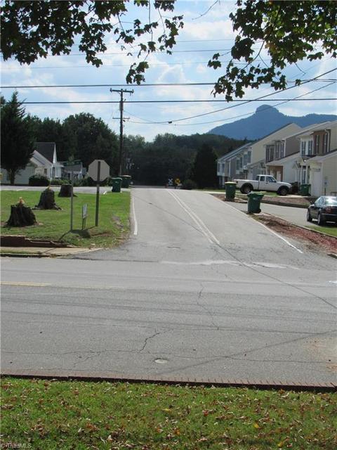 501 Main St, Pilot Mountain, NC 27041 photo 9
