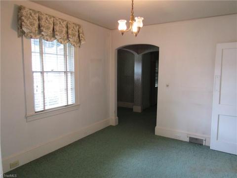 501 Main St, Pilot Mountain, NC 27041 photo 12