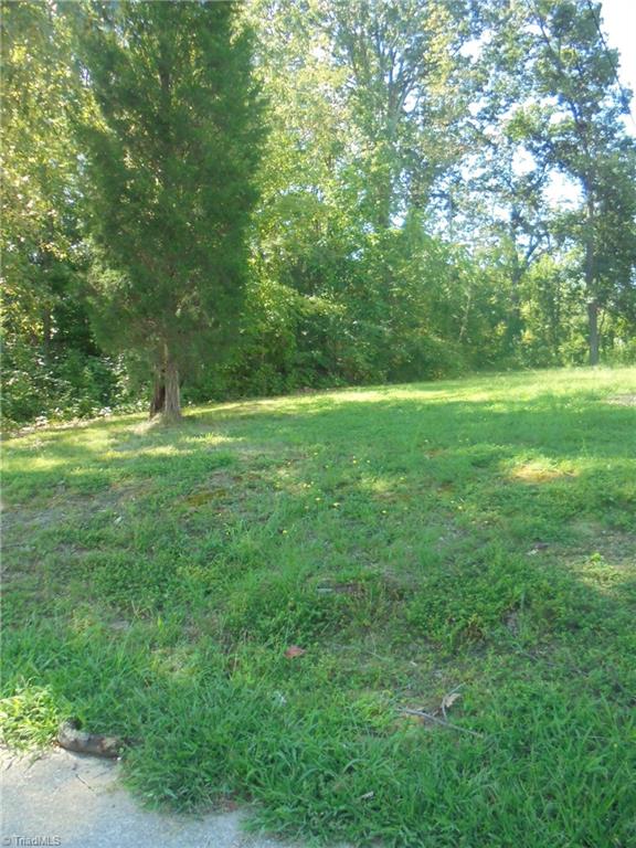 1502 E Green Dr, High Point, NC 27260 photo 3