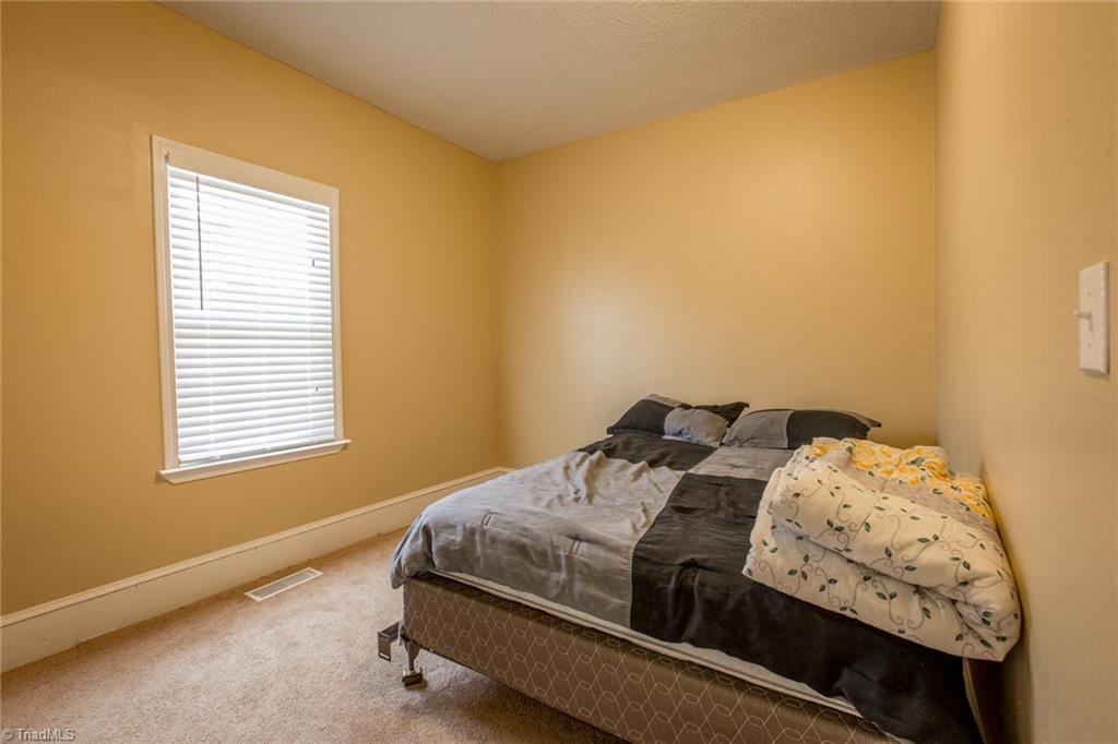 400 Barker Ave, High Point, NC 27262 photo 18