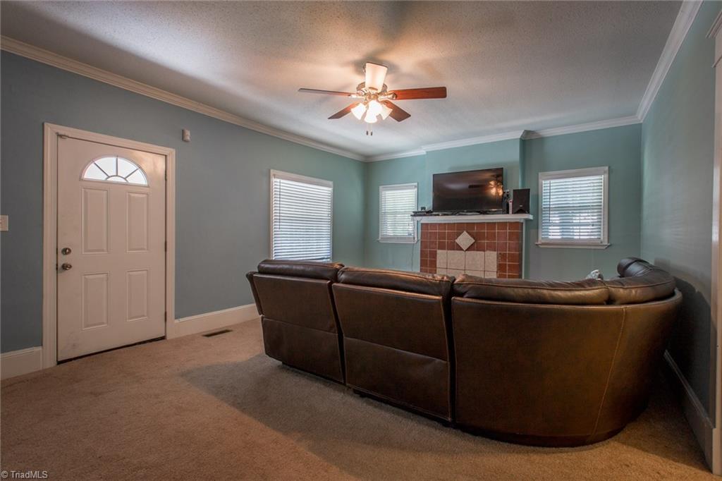 400 Barker Ave, High Point, NC 27262 photo 4