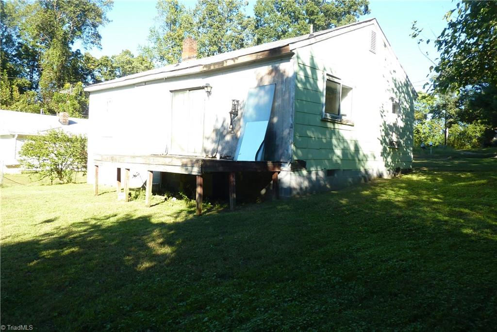 1266 Dixie Pl, High Point, NC 27260 photo 3