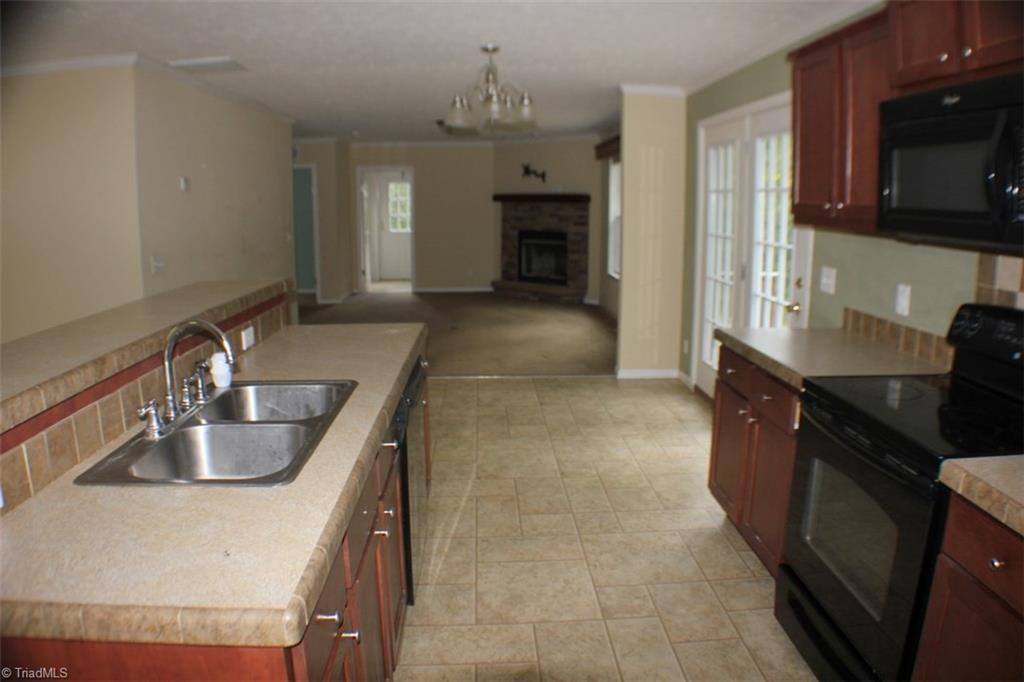 214 Border Ln, Pinnacle, NC 27043 photo 14