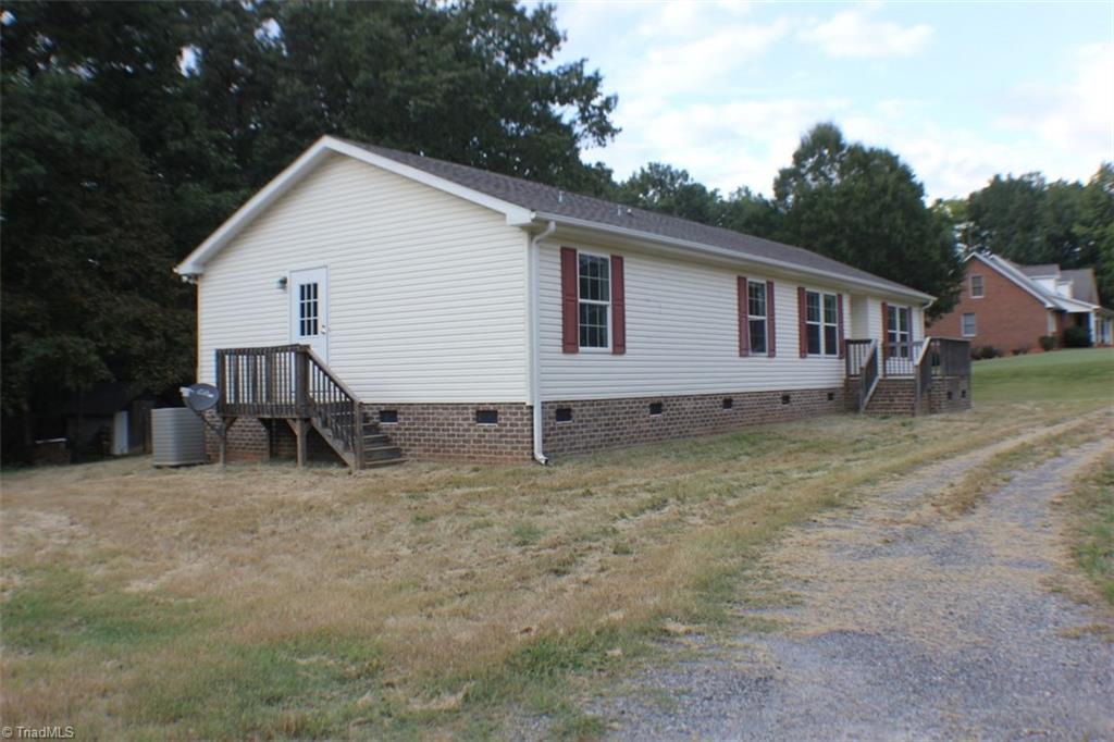 214 Border Ln, Pinnacle, NC 27043 photo 2