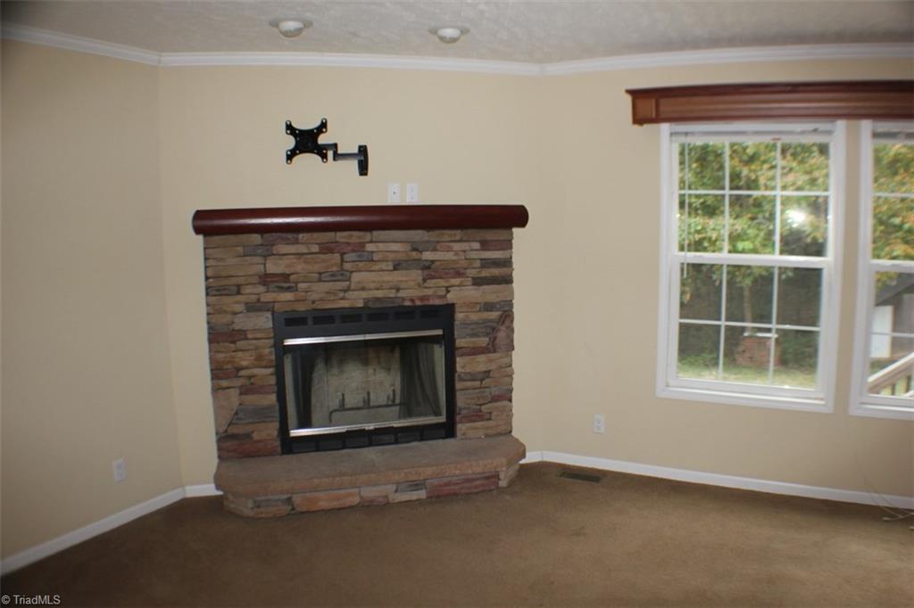 214 Border Ln, Pinnacle, NC 27043 photo 7