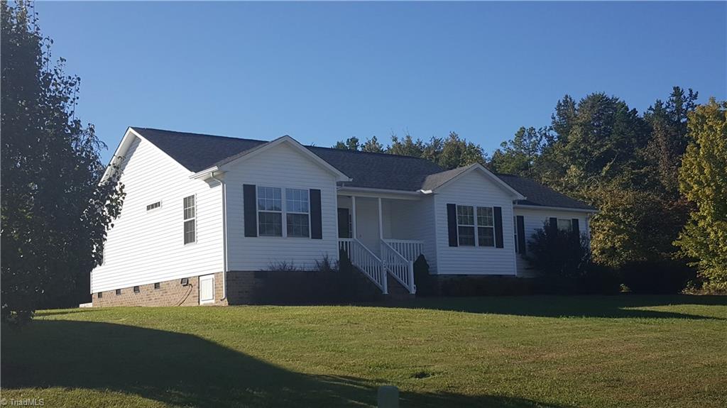 2473 Featherstone Ct, Trinity, NC 27370 photo 2