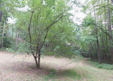 8902 Haystack Rd, Thurmond, NC 28683 photo 3