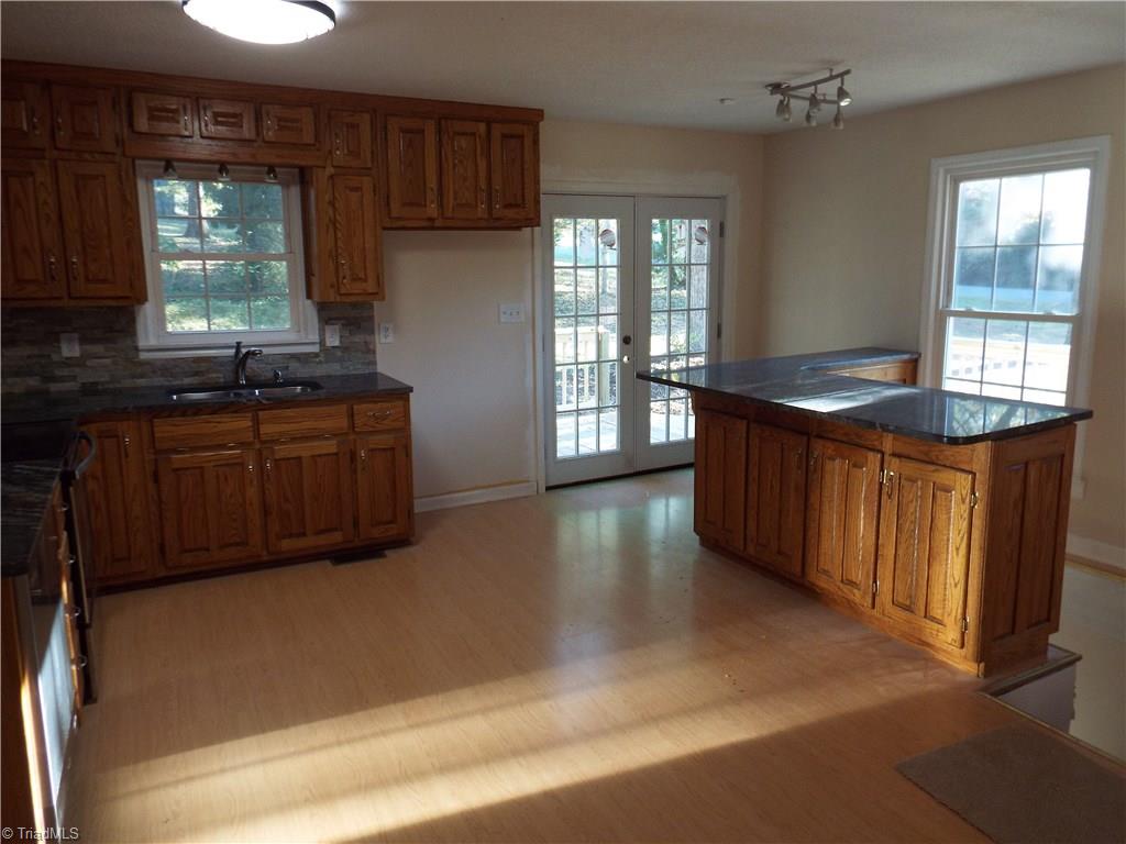 4560 Colonial Cir, Trinity, NC 27370 photo 4