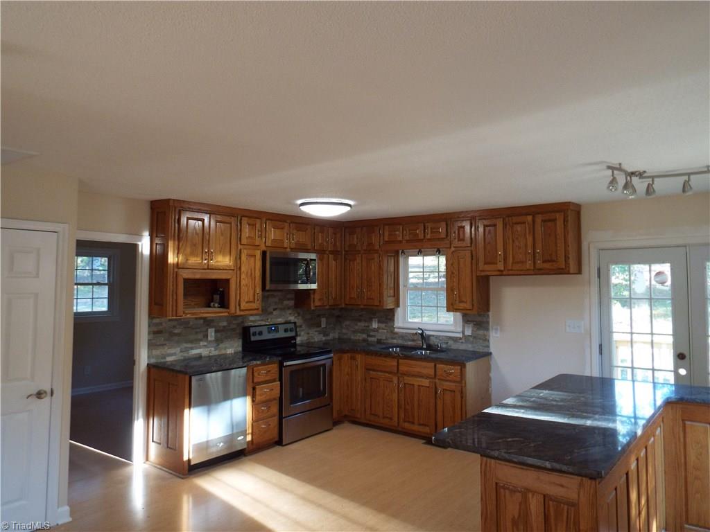4560 Colonial Cir, Trinity, NC 27370 photo 6