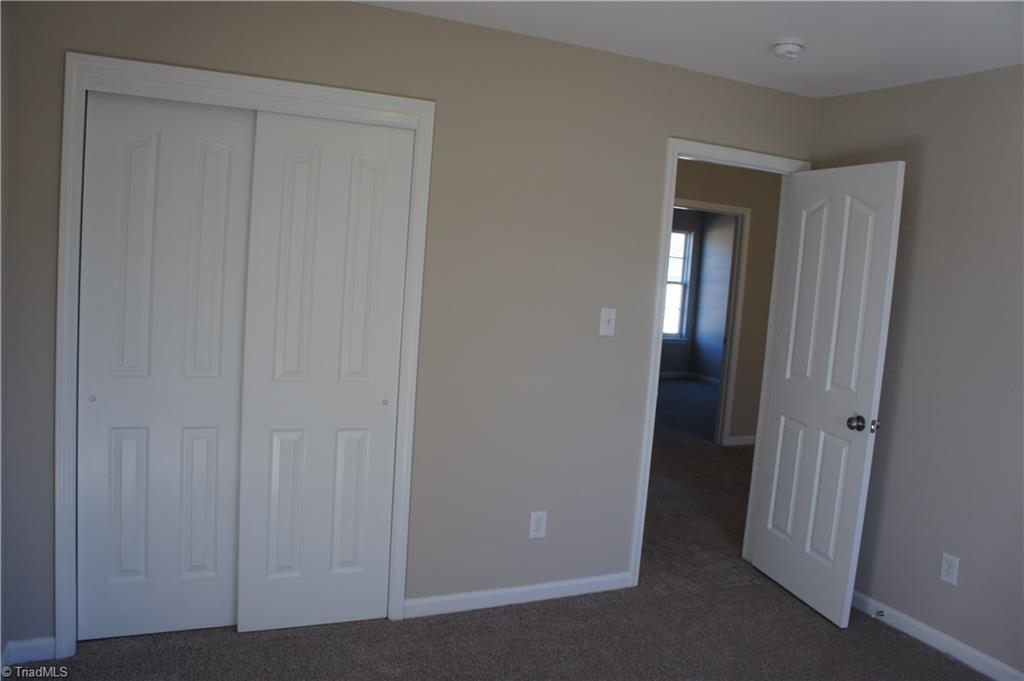 866 Hedgepath Ter, High Point, NC 27265 photo 14