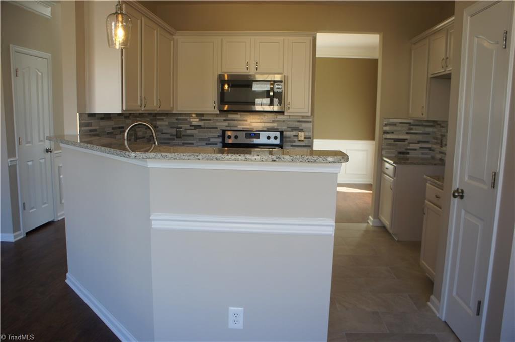 866 Hedgepath Ter, High Point, NC 27265 photo 12