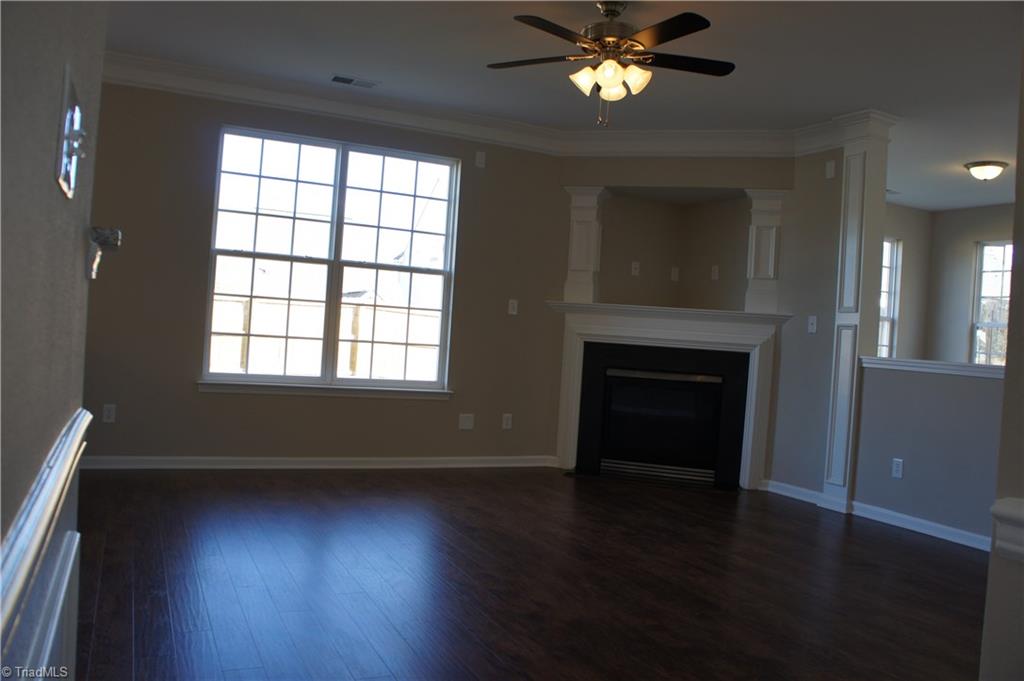 866 Hedgepath Ter, High Point, NC 27265 photo 4