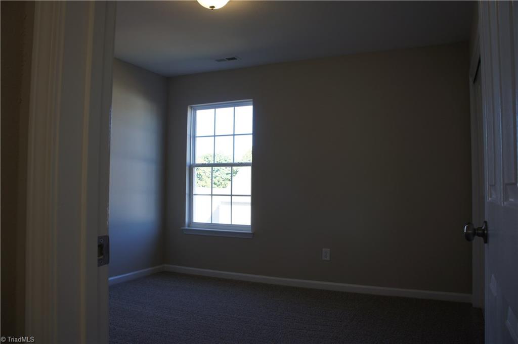 866 Hedgepath Ter, High Point, NC 27265 photo 16